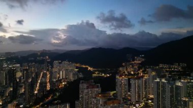 Honk Kong - 30 Ağustos 2024: Kowloon, HK 'daki Sham Shui Po yerleşim bölgesinin hava görüntüsü