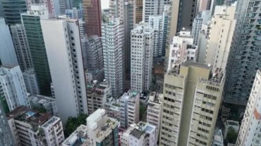 Hong Kong - 24 Ağustos 2024: Wan Chai 'deki gökdelenlerin hava görüntüsü