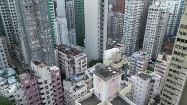 Hong Kong - 24 Ağustos 2024: Wan Chai 'deki gökdelenlerin hava görüntüsü