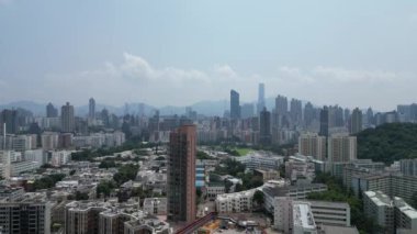 Hong Kong - 29 Ağustos 2024: Kowloon, HK 'da Orta Kowloon şehri gündüz manzarası