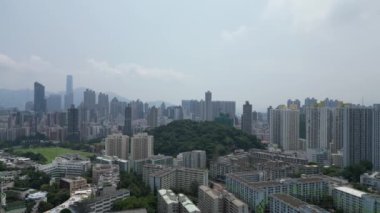 Hong Kong - 29 Ağustos 2024: Kowloon, HK 'da Orta Kowloon şehri gündüz manzarası