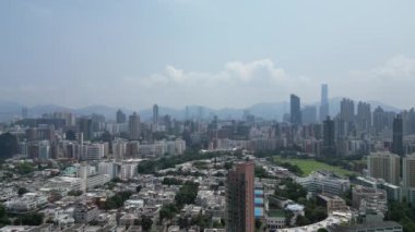 Hong Kong - 29 Ağustos 2024: Kowloon, HK 'da Orta Kowloon şehri gündüz manzarası