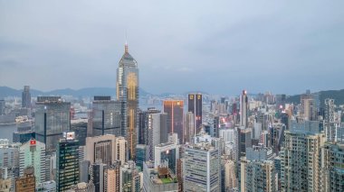 Wan Chai bölgesinde kalabalık gökdelenler, 13 Eylül 2024