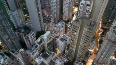 Hong Kong - 13 Eylül 2024: Wan Chai, Hong Kong 'daki modern apartmanlar