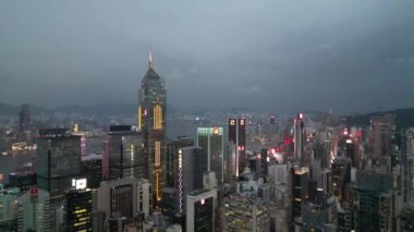 Hong Kong - 13 Eylül 2024: Wan Chai, Hong Kong 'daki modern apartmanlar