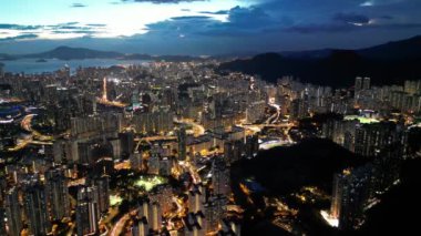 Hong Kong - 17 Eylül 2024: Night Kowloon Cityscape Skyline View, HK
