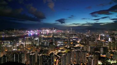 Hong Kong - 17 Eylül 2024: Night Kowloon Cityscape Skyline View, HK
