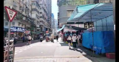 Hong Kong - 18 Eylül 2023: Mong Kok 'un şehir hayatı. Hong Kong Merkezi