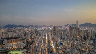 Alacakaranlıkta Kowloon 'un ortasında, Hong Kong