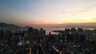 Hong Kong - 30 Eylül 2024: Kowloon Yarımadası Şehri, Victoria Limanı, Hong Kong