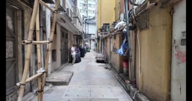 Hong Kong - 13 Ekim 2024: Hong Kong 'da Gizli Şehir Sokakları Keşfediliyor