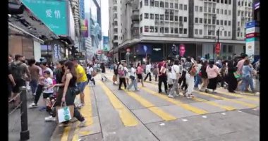 Canlı Hong Kong Caddesi Şehir Kalbi, Hong Kong, 11 Ekim 2024