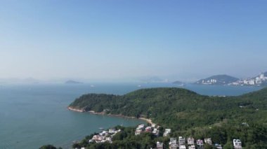 Hong Kong - 12 Ekim 2024: Lamma Adası 'nda Yung Shue Wan' ı Keşfetmek