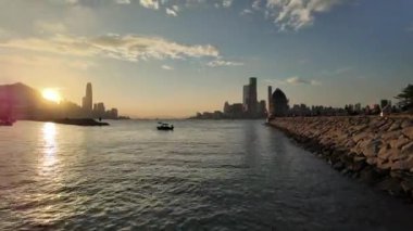 Hong Kong - 13 Ekim 2024: HK 'deki Causeway Körfezi Tayfun Sığınağı' nda Serene Views