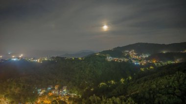 Silverstrand Körfezi, 18 Ekim 2024 'te Hong Kong' da Sakin Kıyı Kaçışı
