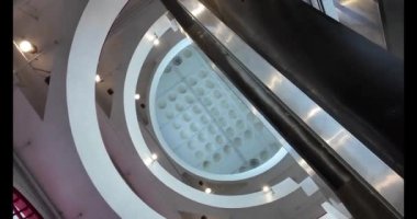 Dairesel Salon Tavanı, Tasarımda Mimari Zarafet, Hong Kong, 19 Ekim 2024