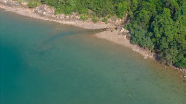 Yung Shue O 'nun kıyıları.