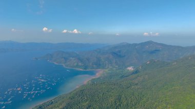 Yung Shue O, Hong Kong 'da deniz kıyısında sakin bir köy.