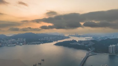 Tseung Kwan O Endüstriyel Malikanesi ile birlikte bir Lohas Parkı.