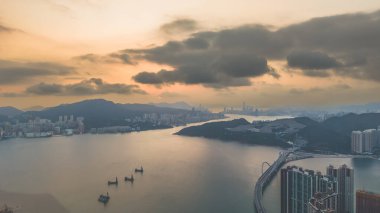 Tseung Kwan O Endüstriyel Malikanesi ile birlikte bir Lohas Parkı.