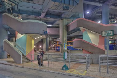 Kwun Tong bölgesi, 5 Ekim 2024, Hong Kong Lam Tin toplu taşıma kavşağı.