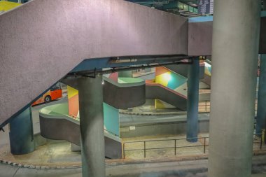 Kwun Tong bölgesi, 5 Ekim 2024, Hong Kong Lam Tin toplu taşıma kavşağı.