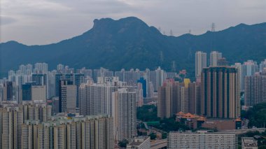 Hong Kong 'daki Kowloon Vibrant Konutu ve Ticaret Bölgesi' nin kuzeyinde.