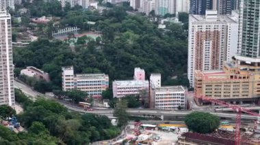 Yeni Clear Water Bay Yolu Sahne Ana Yolu 10 Kasım 2024 'te Hong Kong' da.