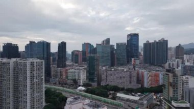 Kwun Tong Hong Kong 'un hareketli şehir merkezi, 24 Kasım 2024