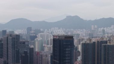 Kwun Tong Hong Kong 'un hareketli şehir merkezi, 24 Kasım 2024
