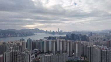 Lam Tin Hong Kong 'da Şehir Manzarası ve Toplum Hayatı, 24 Kasım 2024