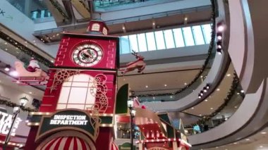 IFC AVM Hong Kong 'da Lüks Alışveriş Deneyimi, 16 Aralık 2024.