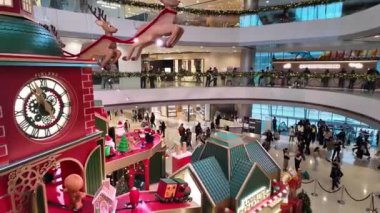 IFC AVM Hong Kong 'da Lüks Alışveriş Deneyimi, 16 Aralık 2024.