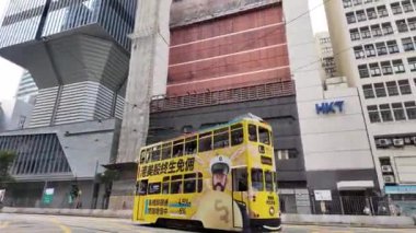 Iconic Hong Kong Tramvayı Bustling City 'de, 16 Aralık 2024 