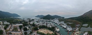 31 Aralık 2024 inşaat sahasında yapı iskelesi, bina temelleri