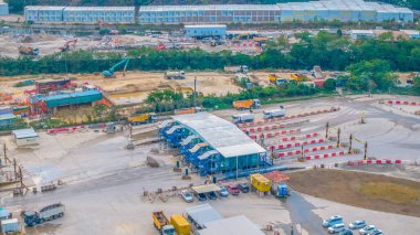 Jan 4 2024 perspektifi açık bir inşaat alanı sergi makineleri,