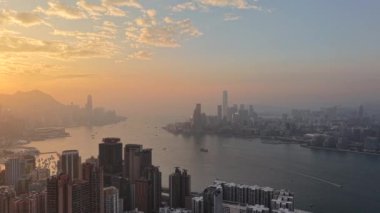 Victoria Limanı Iconic Skyline, Hong Kong, 5 Ocak 2025 