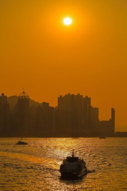 19 Ocak 2025 Hong Kong Çin Limanı İkonik Liman Denizcilik Ticaret Merkezi