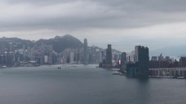 Victoria Limanı Iconic Skyline ve Waterfront Hong Kong, 31 Ocak 2025 