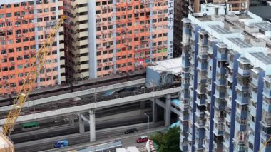 Hong Kong 'da Kwun Tong Metro Şehir Geçidi, 31 Ocak 2025 
