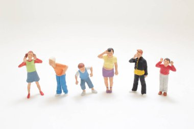 Çeşitli tasvir edilen minyatür model figürlerinin toplanması