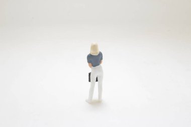 Bireyselliği, profesyonelliği ve sanatsal nitelikleri minimalist bir ortamda temsil eder.