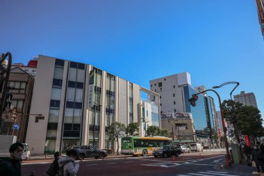 6 Aralık 2024 yoğun binalarla dolu şehir manzarası