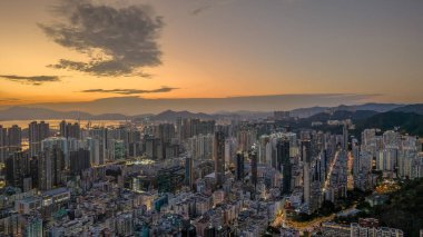 27 Ocak 2025 Vibrant City gökyüzü alacakaranlıkta ele geçirildi.