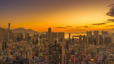 27 Ocak 2025 Vibrant City gökyüzü alacakaranlıkta ele geçirildi.