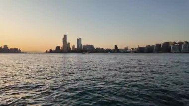 Tsim Sha Tsui Şehri Skyline Gece Görüşü Limanı, 28 Ocak 2025 