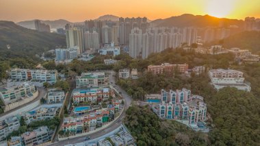 9 Şubat 2025 'te çevresi sarılmış bir banliyö bölgesi görülüyor.