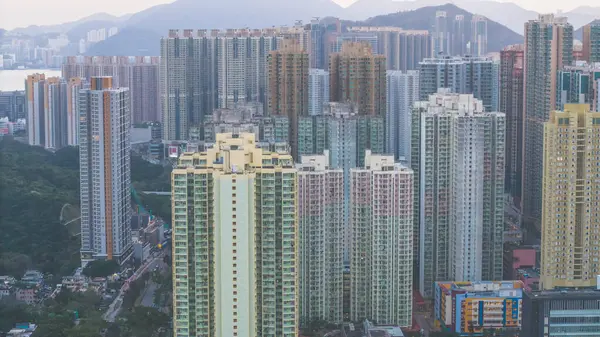 9 Şubat 2025 Yüksek yoğunluklu bir yerleşim kompleksinin panoramik görüntüsü