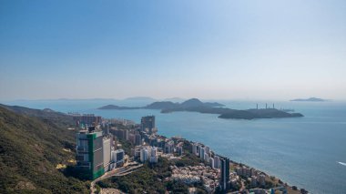 9 Şubat 2025 Deniz manzaralı bir şehrin havacılık perspektifi