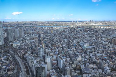 8 Aralık 2024 şehir manzaralı yoğun şehir binaları